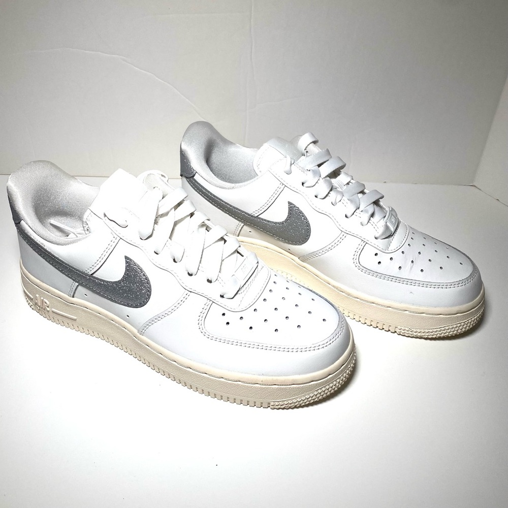 Nike Air Force 1 Low Summit White “Silver Swoosh” Women’s size 6 - DQ7569-100